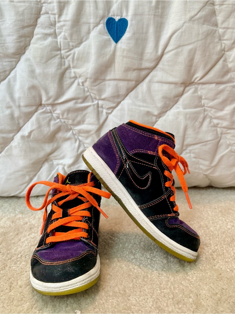 Nike Air Jordan 1 Mid Purple Black 384773-047 (2012)
